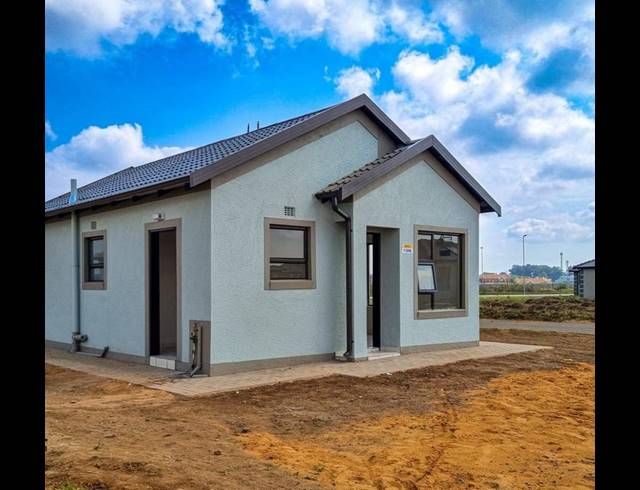 2 BEDROOM HOUSE FOR SALE IN LENASIA SOUTH